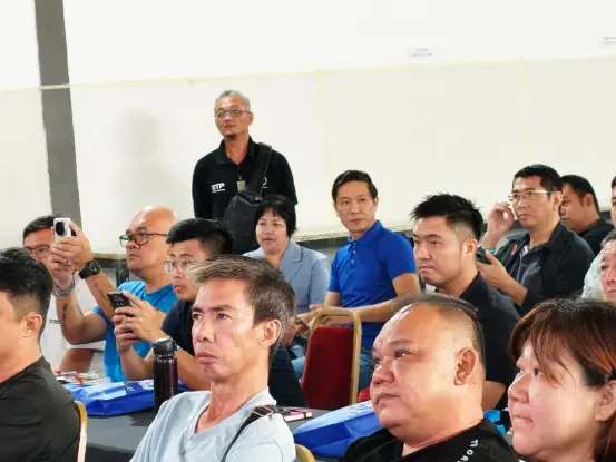 中国地坪技术走进马来西亚,正欧集团助力东南亚行业升级 (图1) 中国地坪技术走进马来西亚,正欧集团助力东南亚行业升级 (图1)