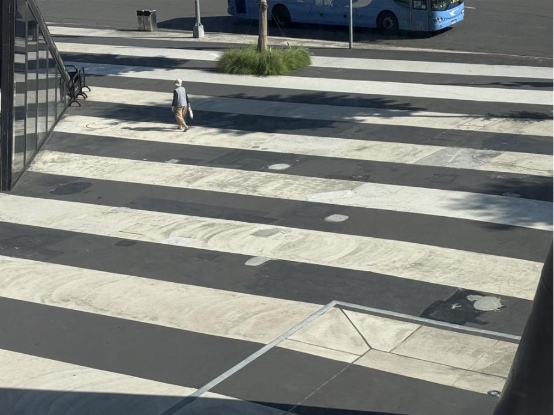 北艺地坪铺面破损逾400处 挨批「皮蛋豆腐变乳酪起司」(图1)