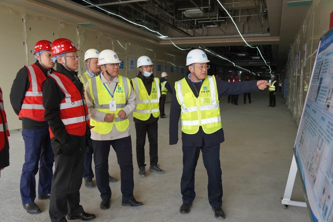 环氧地坪铺设平台竟能边探测边前进，关键设计是什么？